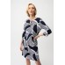 Joseph Ribkoff - 261046  Stretch kleedje print blauw wit beige.